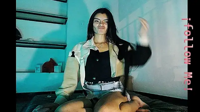 Snapshot of Nefera_16 chatting on 02-15-25, 01:31 Nefera 16 online show from 02-15-25, 01:31