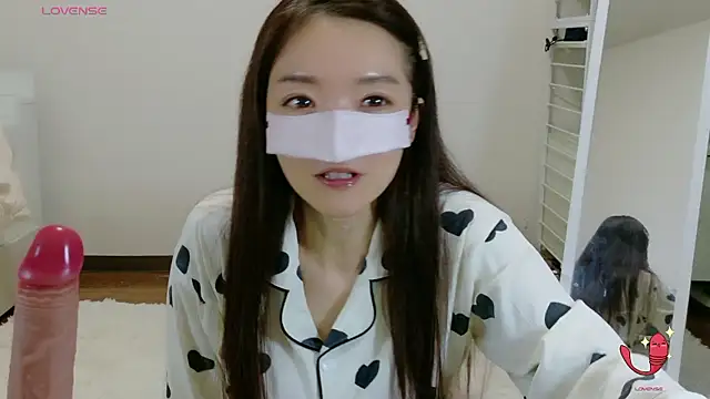 momochan88 online show from 06-05-26, 12:00