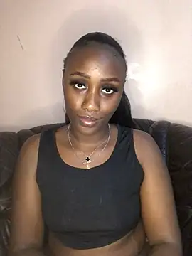 Snapshot of Lola_kims chatting on 01-21-25, 10:19 Lola kims online show from 01-21-25, 10:19