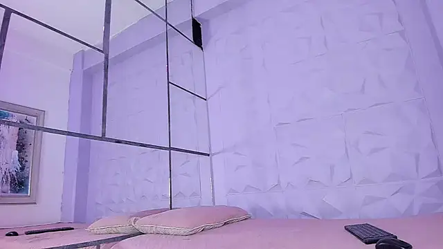  LittleLia online show from 11-25-25, 03:34