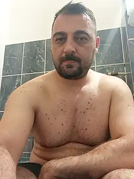 Snapshot of Mirkoxxx@xh chatting on 06-15-26, 06:43 Mirkoxxxxh online show from 06-15-26, 06:43