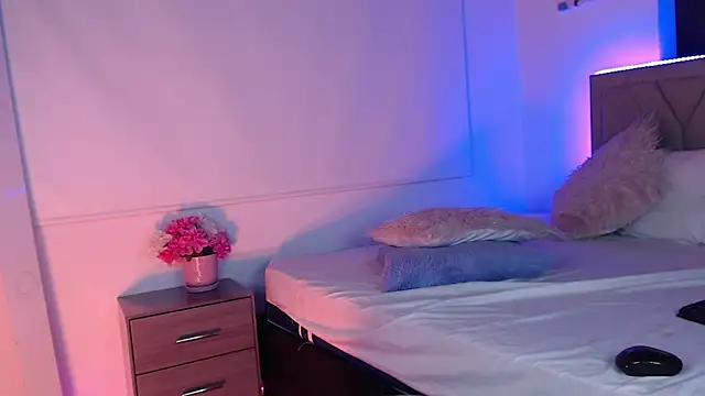 UniversitygirlQS online show from 12-04-24, 01:25