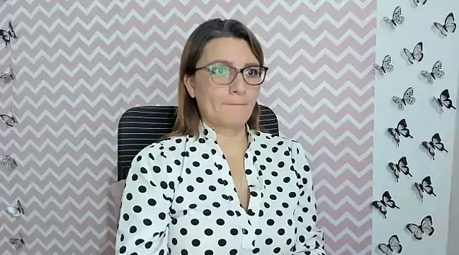 Amie Adams82  online show from 12-10-24, 07:22