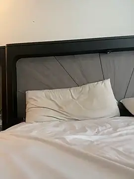 Esauhot online show from 02-17-25, 05:43