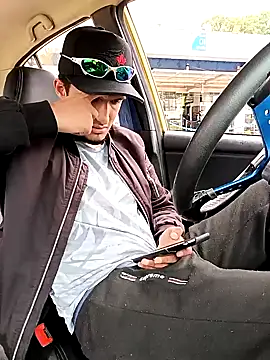 Snapshot of mosmar_20 chatting on 12-27-24, 11:39 mosmar 20 online show from 12-27-24, 11:39