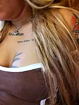 Snapshot of perolaar chatting on 03-25-26, 01:06 perolaar online show from 03-25-26, 01:06