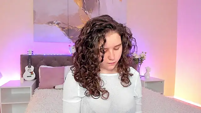 Ariella Sol online show from 12-18-24, 01:05