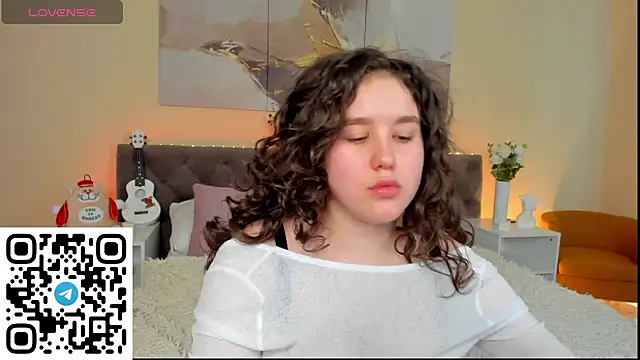 Ariella Sol online show from 02-06-25, 07:13