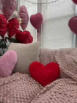 Snapshot of LoveShae_ chatting on 02-12-26, 03:40 LoveShae online show from 02-12-26, 03:40