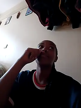 Snapshot of pretty-eyes23 chatting on 03-20-26, 01:05 pretty-eyes23 online show from 03-20-26, 01:05