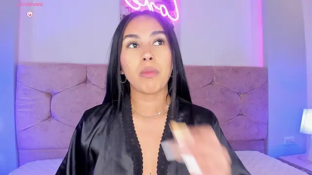 Snapshot of Cameliaa_Smiith chatting on 12-15-24, 05:34 Cameliaa Smiith online show from 12-15-24, 05:34