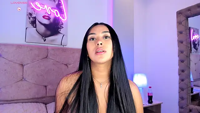 Snapshot of Cameliaa_Smiith chatting on 01-30-25, 09:47 Cameliaa Smiith online show from 01-30-25, 09:47