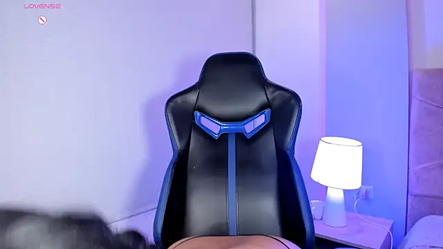 Snapshot of Cameliaa_Smiith chatting on 02-21-25, 06:40 Cameliaa Smiith online show from 02-21-25, 06:40