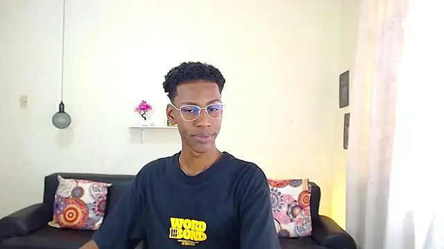 maiki18  online show from 01-24-25, 05:00