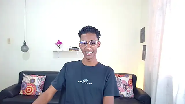 maiki18  online show from 01-28-25, 04:30