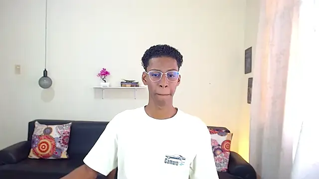 maiki18  online show from 01-30-25, 01:42