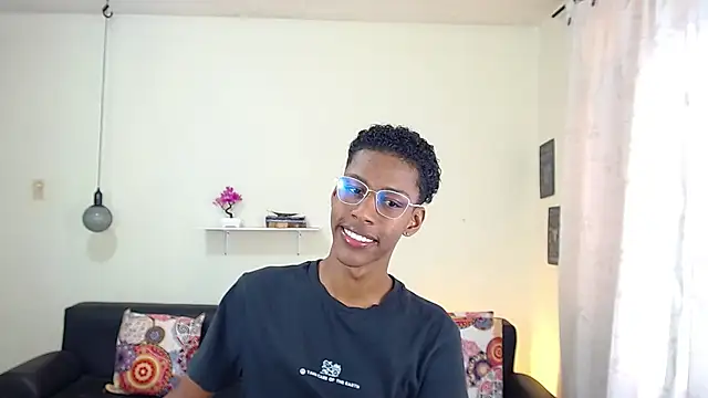 maiki18  online show from 02-05-25, 05:42