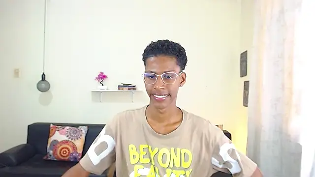 maiki18  online show from 02-06-25, 07:29