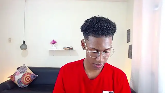 maiki18  online show from 02-10-25, 08:00