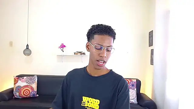 maiki18  online show from 02-14-25, 04:52