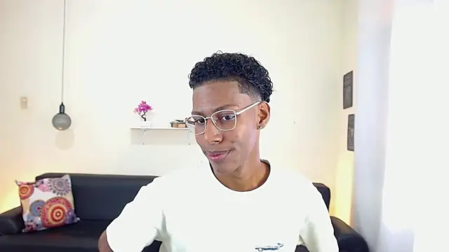 maiki18  online show from 02-15-25, 02:22