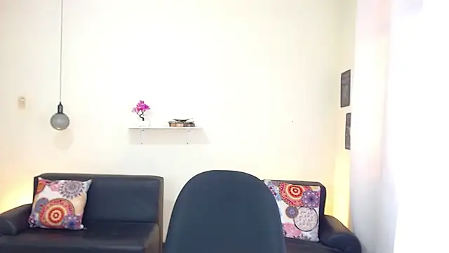 maiki18  online show from 02-18-25, 01:33