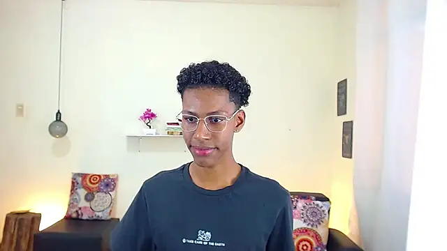 maiki18  online show from 03-12-25, 07:59