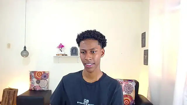 maiki18  online show from 03-20-25, 07:57