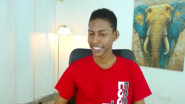 maiki18  online show from 10-01-25, 08:37