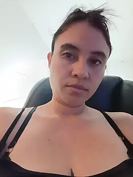 Snapshot of keelly_richaardson1 chatting on 11-21-25, 09:13 keelly richaardson1 online show from 11-21-25, 09:13