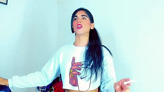 Snapshot of hannabigdirty chatting on 02-08-25, 04:25 hannabigdirty online show from 02-08-25, 04:25