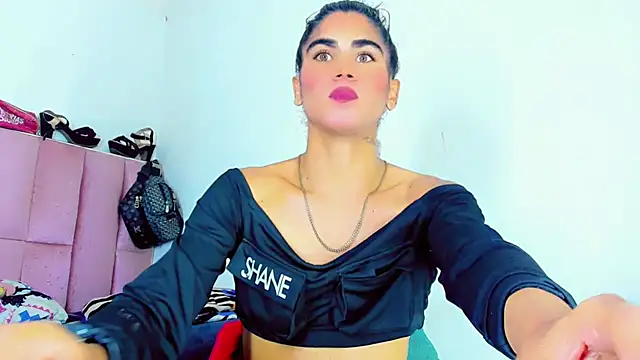 Snapshot of hannabigdirty chatting on 02-21-25, 11:43 hannabigdirty online show from 02-21-25, 11:43