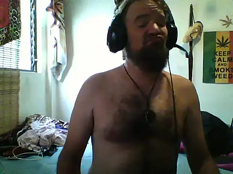 Snapshot of LECHEBALLS chatting on 10-21-25, 07:36 LECHEBALLS online show from 10-21-25, 07:36