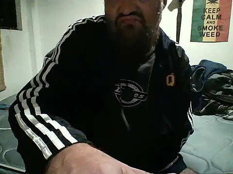 Snapshot of LECHEBALLS chatting on 10-28-25, 07:45 LECHEBALLS online show from 10-28-25, 07:45