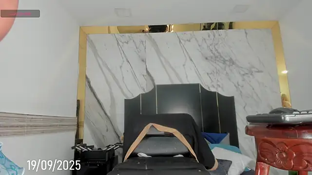 Victtoria Parker online show from 09-19-25, 01:23