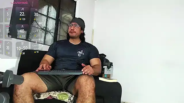 Snapshot of willian_m777 chatting on 10-17-25, 04:04 willian m777 online show from 10-17-25, 04:04