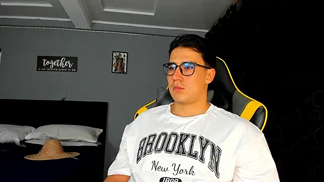 owengray2n online show from 10-08-25, 02:20