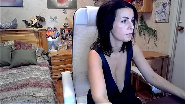 Snapshot of Kendra_Mom chatting on 12-05-24, 05:50 Kendra Mom online show from 12-05-24, 05:50