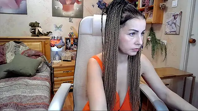 Snapshot of Kendra_Mom chatting on 02-11-25, 09:42 Kendra Mom online show from 02-11-25, 09:42