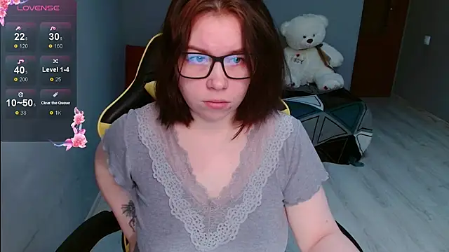Snapshot of Emily_Amorre chatting on 10-24-25, 10:06 Emily Amorre online show from 10-24-25, 10:06