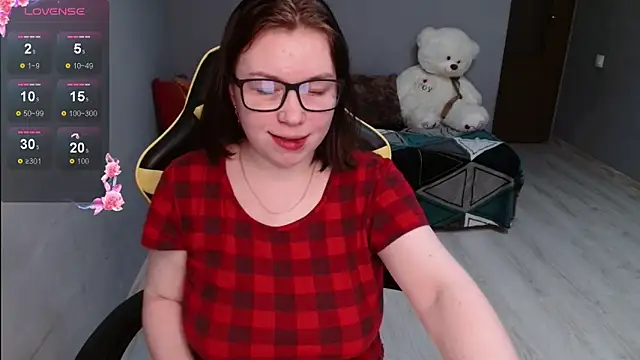 Snapshot of Emily_Amorre chatting on 11-10-25, 07:24 Emily Amorre online show from 11-10-25, 07:24