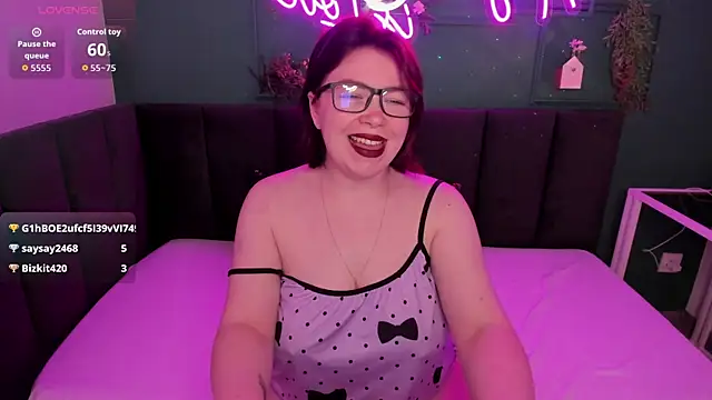 Snapshot of Emily_Amorre chatting on 07-14-26, 02:05 Emily Amorre online show from 07-14-26, 02:05