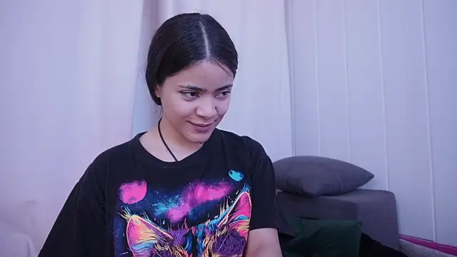 Snapshot of Feetgirl01 chatting on 12-21-24, 12:49 Feetgirl01 online show from 12-21-24, 12:49