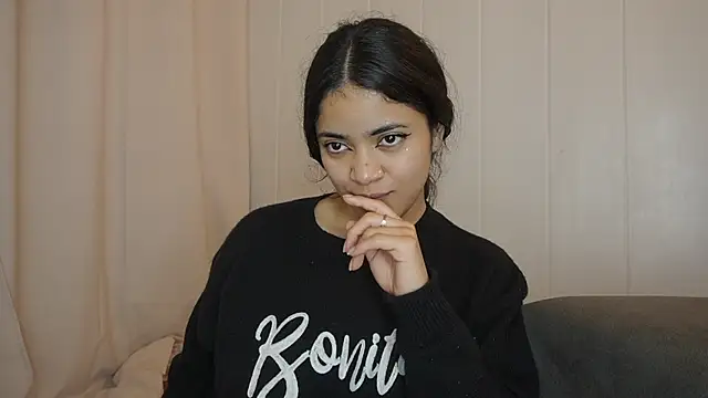 Snapshot of Feetgirl01 chatting on 02-28-25, 09:47 Feetgirl01 online show from 02-28-25, 09:47