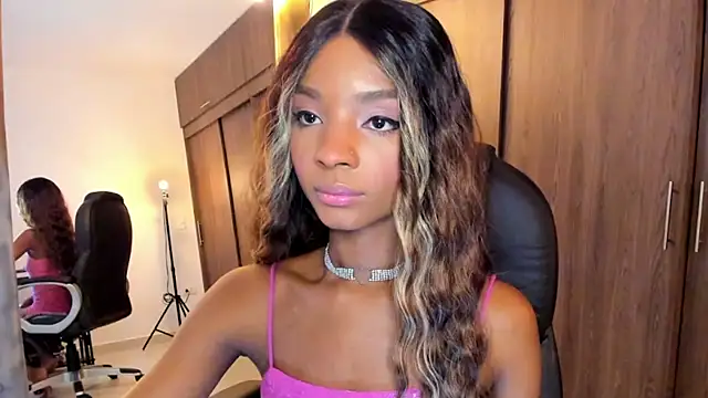 Snapshot of alikahouston4 chatting on 02-15-25, 05:51 alikahouston4 online show from 02-15-25, 05:51