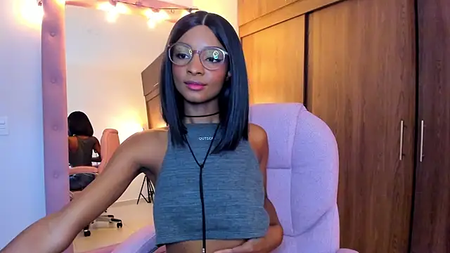 Snapshot of alikahouston4 chatting on 02-23-26, 01:25 alikahouston4 online show from 02-23-26, 01:25