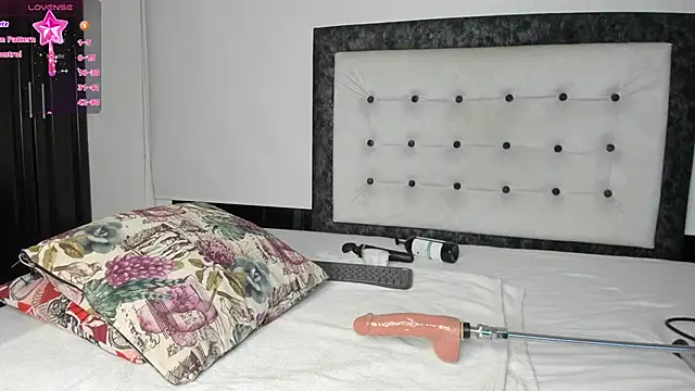 Snapshot of SelenaGmez chatting on 01-21-25, 10:08 SelenaGmez online show from 01-21-25, 10:08