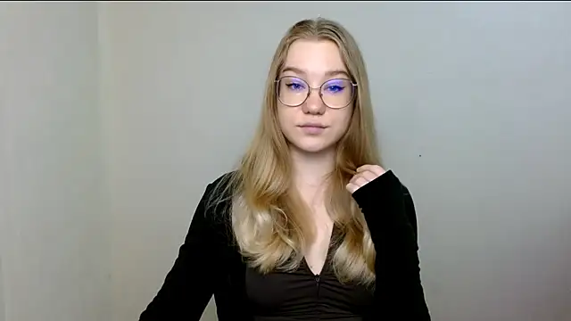 Snapshot of cindi_hot chatting on 04-30-26, 11:05 cindi hot online show from 04-30-26, 11:05