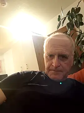 Snapshot of Milkasahne64 chatting on 11-13-25, 09:58 Milkasahne64 online show from 11-13-25, 09:58