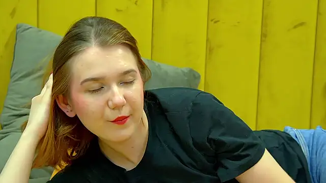 LessySmith online show from 10-18-25, 04:19